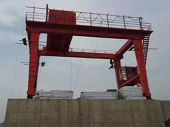 水電站移動式啟閉機